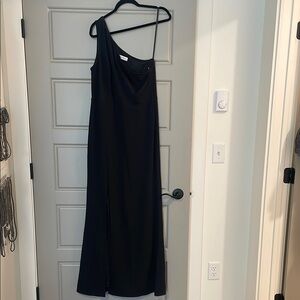 Elegant Black One-Shoulder Dress